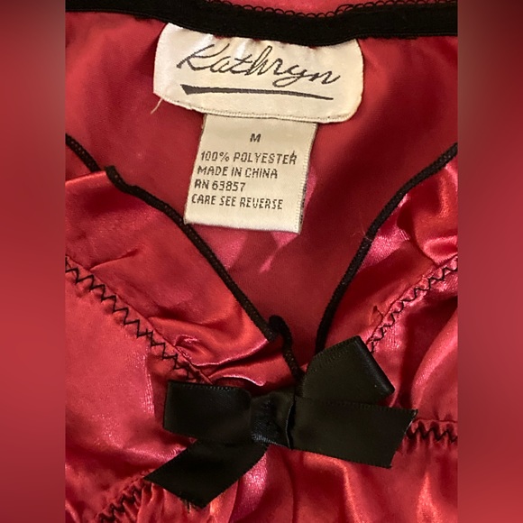 Y2k red and black slip size medium vintage - Picture 3 of 3